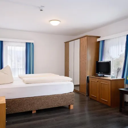 Gaestehaus Waldeck 게스트하우스 3*