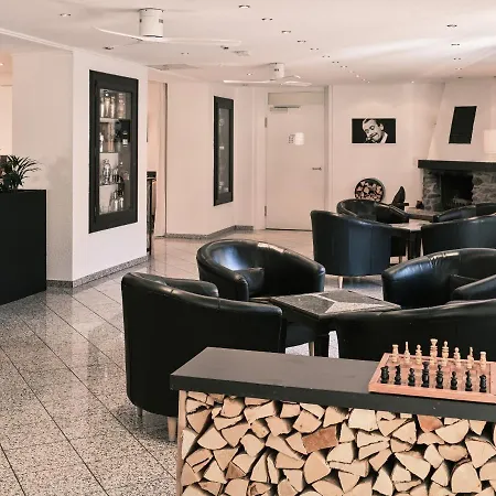 Gaestehaus Waldeck بيت ضيافة تيتيسي نيوستادت