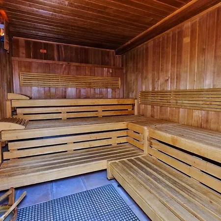 Gaestehaus Waldeck بيت ضيافة تيتيسي نيوستادت