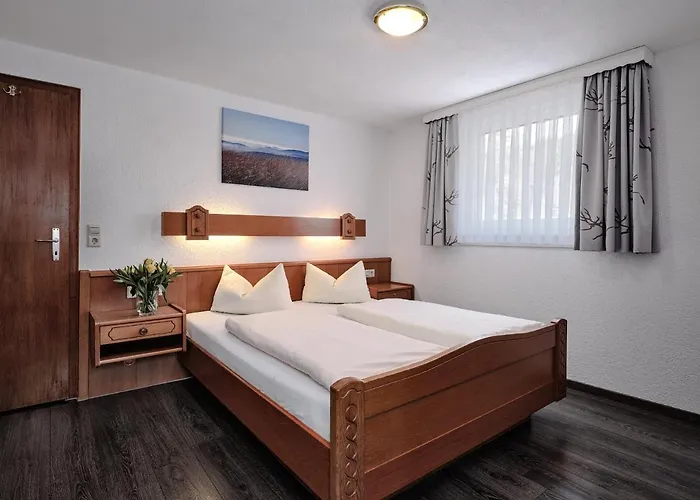 بيت ضيافة Gaestehaus Waldeck تيتيسي نيوستادت