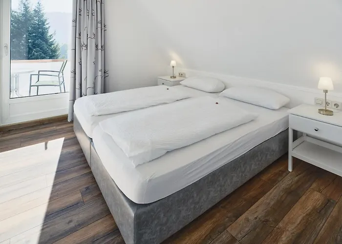 بيت ضيافة Gaestehaus Waldeck تيتيسي نيوستادت