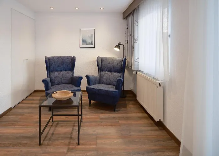 Gaestehaus Waldeck بيت ضيافة تيتيسي نيوستادت