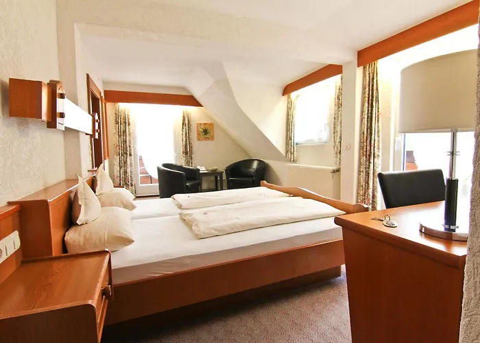 Gaestehaus Waldeck بيت ضيافة تيتيسي نيوستادت